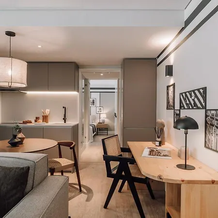 Lägenhet Lucien - 1 Bedroom And Balcony In Santo Antonio
